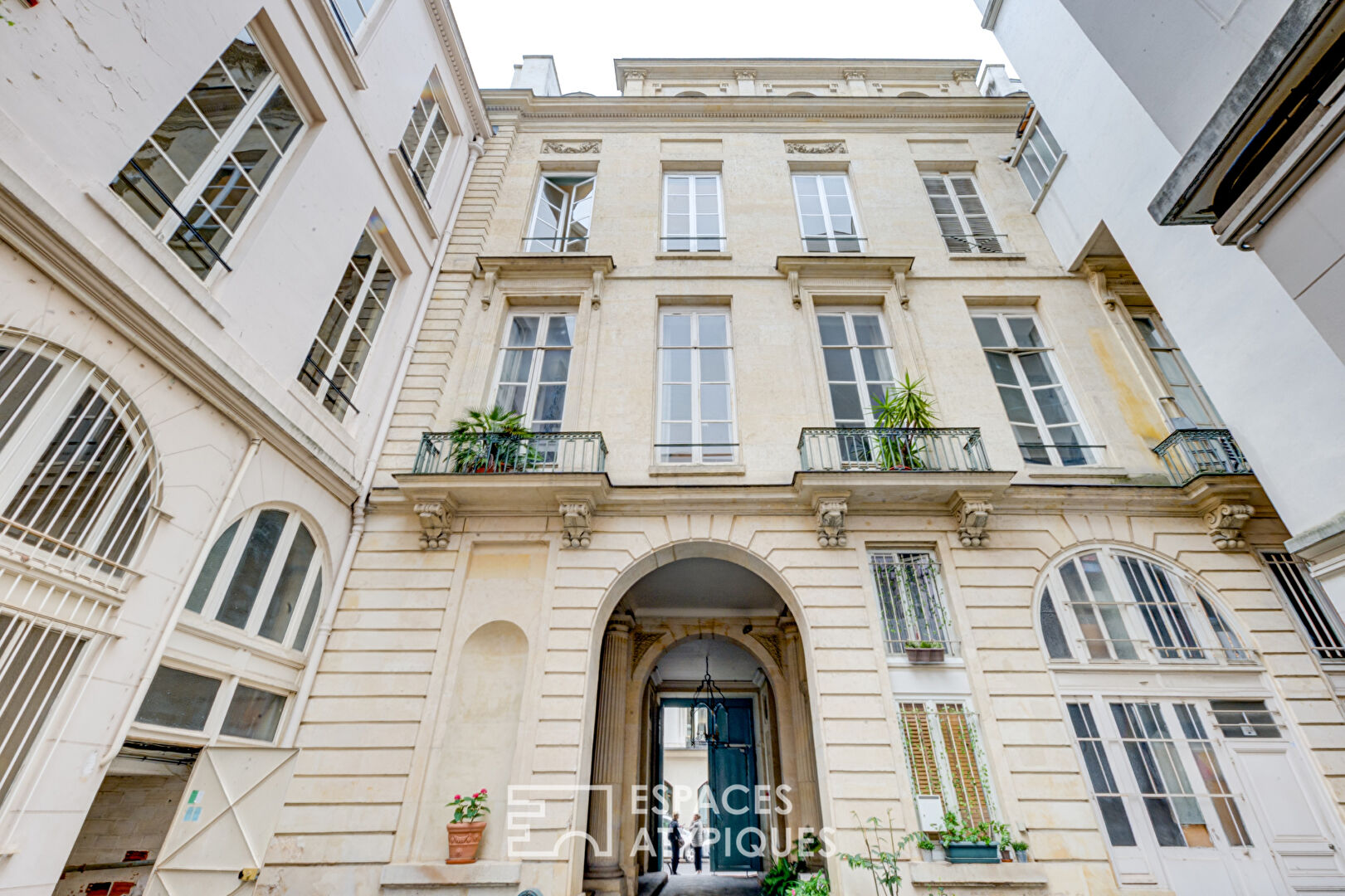 Appartement rénové par architecte dans ancien hôtel particulier – Drouot-Cadet