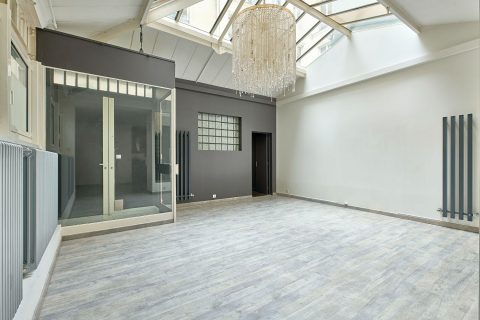 Loft with skylight near Square Montholon and Marché Cadet