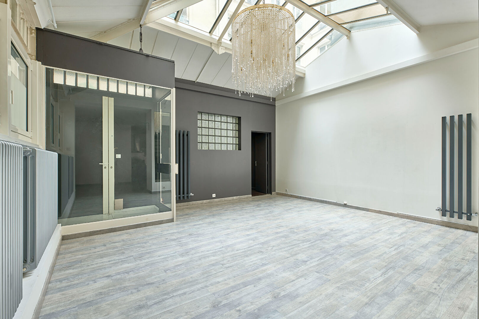 Loft with skylight near Square Montholon and Marché Cadet