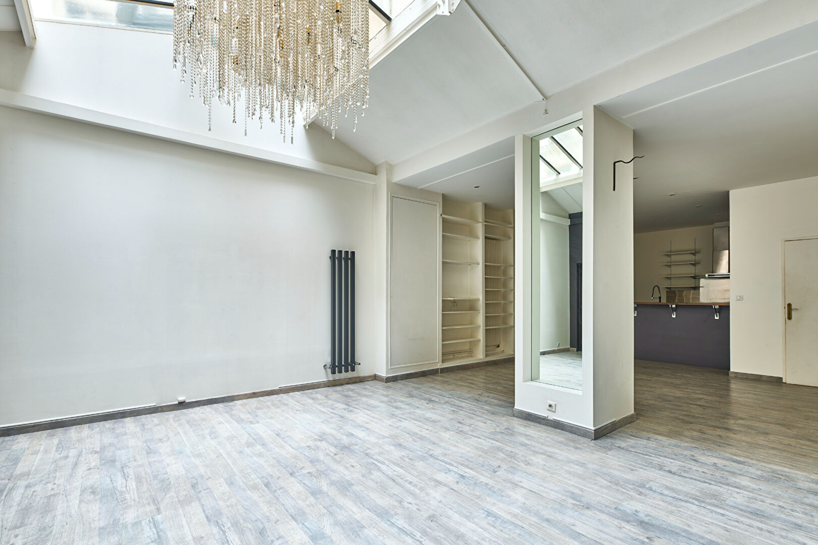 Loft with skylight near Square Montholon and Marché Cadet