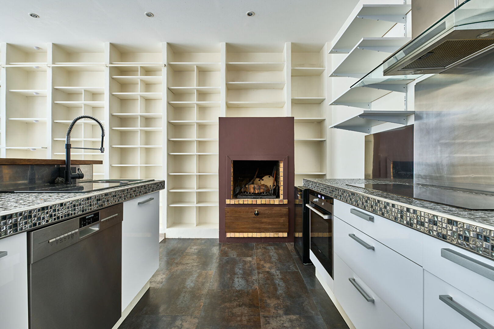 Loft with skylight near Square Montholon and Marché Cadet