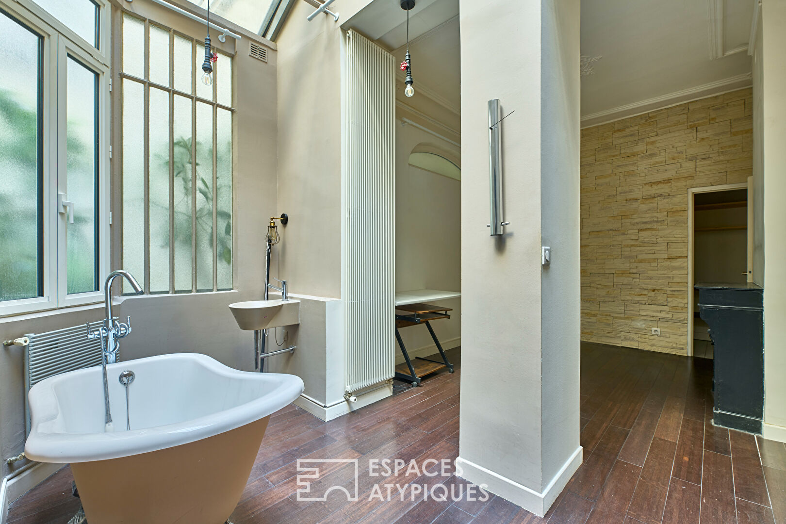 Loft with skylight near Square Montholon and Marché Cadet