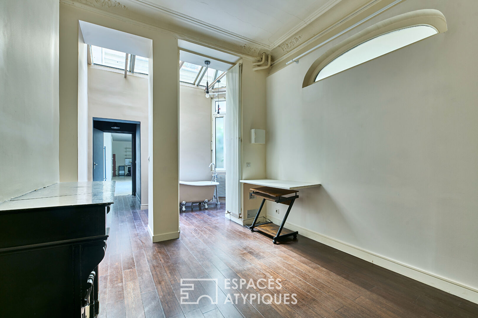 Loft with skylight near Square Montholon and Marché Cadet