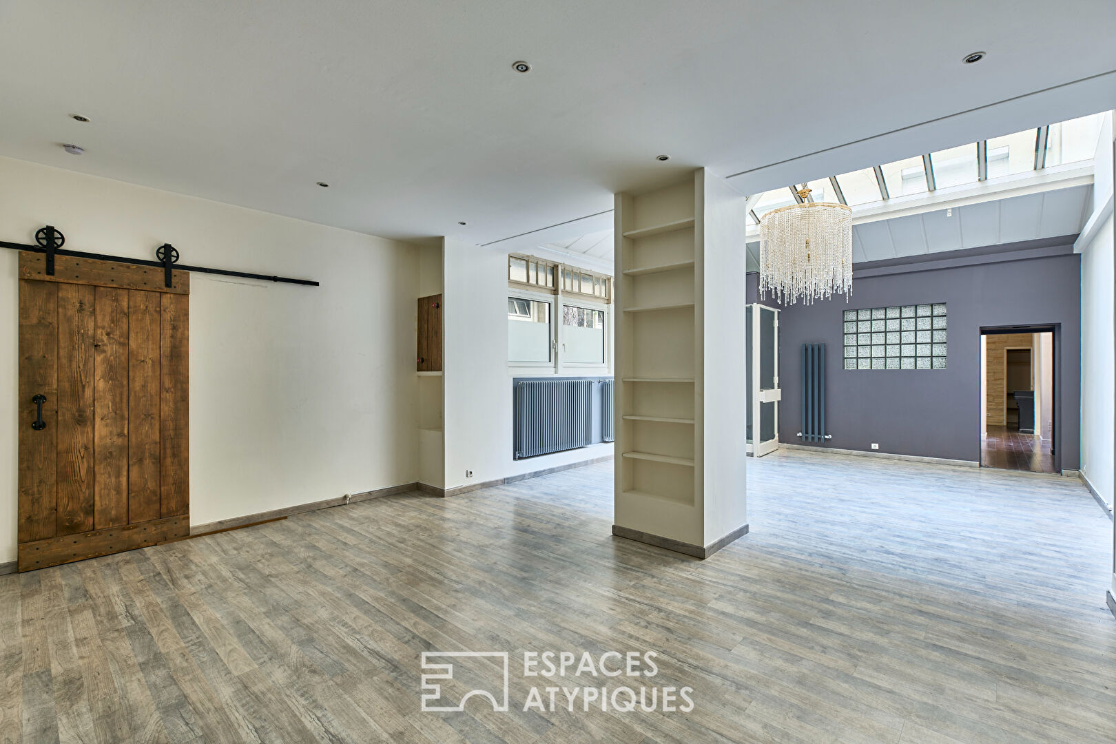 Loft with skylight near Square Montholon and Marché Cadet