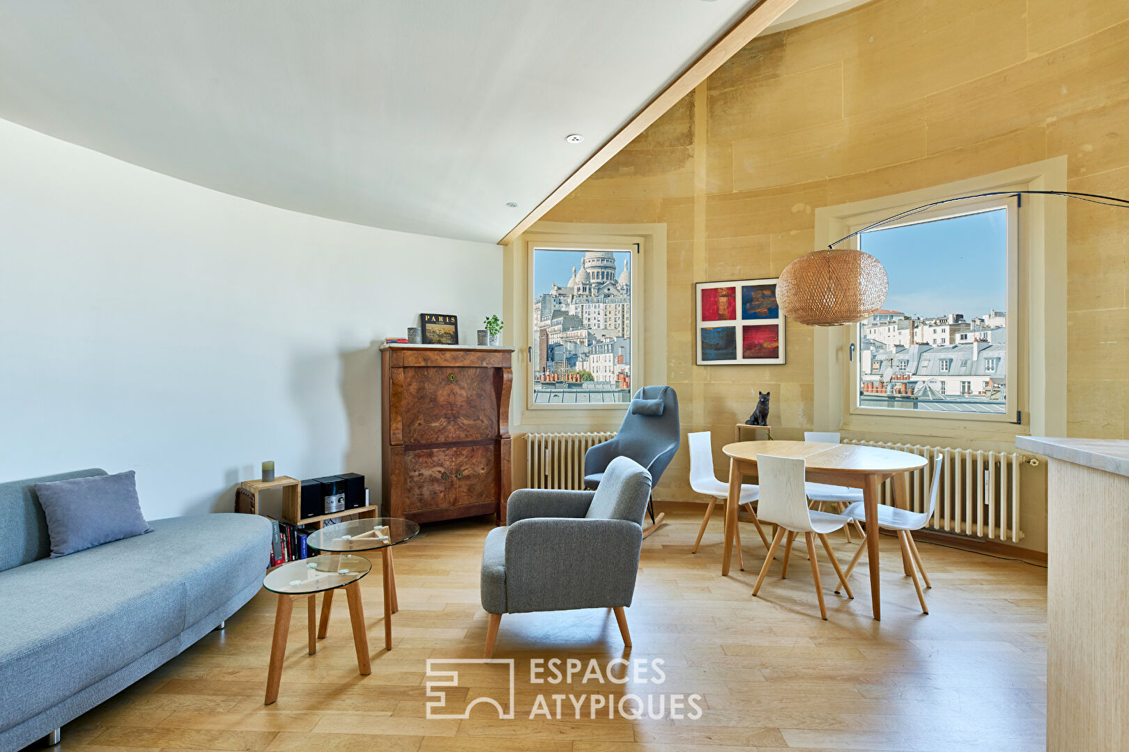 Derniers étages sous dôme avec vue panoramique sur Paris