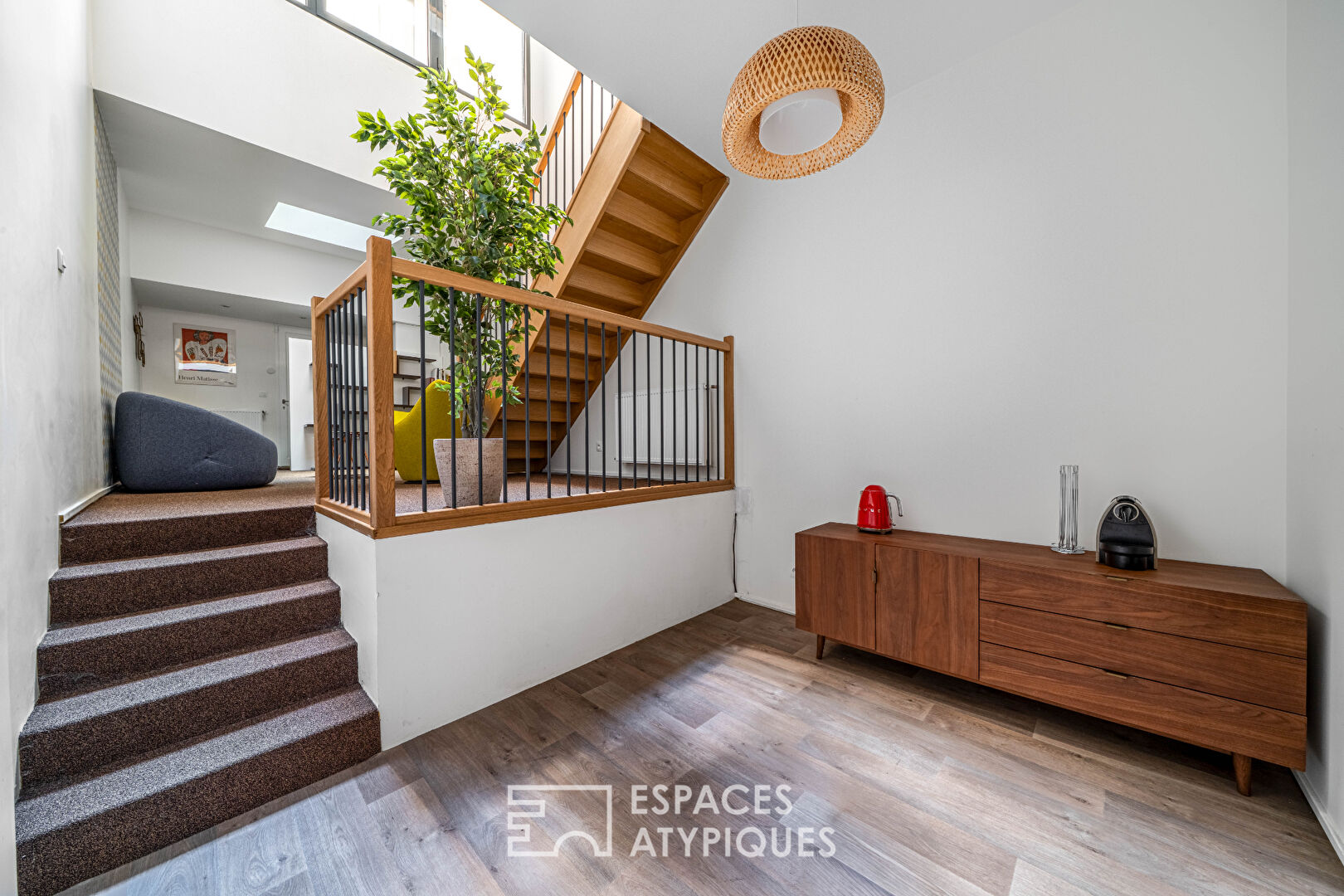 Triplex premises renovated into offices near Etoile – Place des Ternes