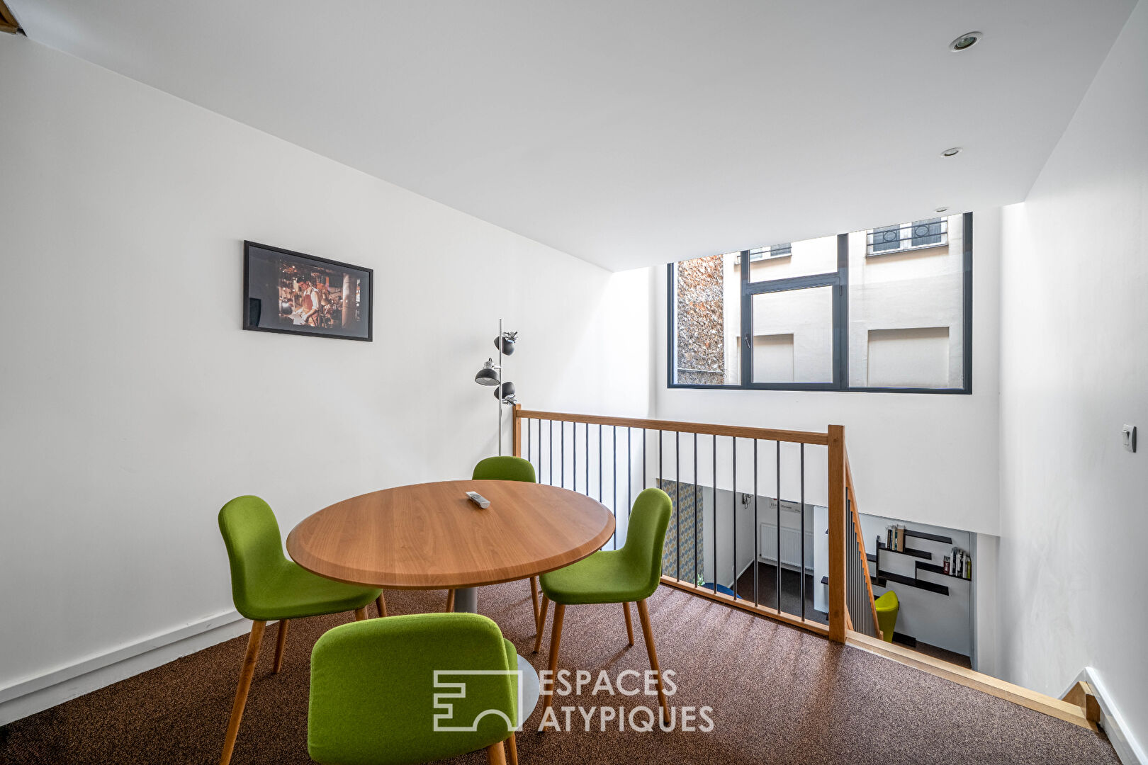 Triplex premises renovated into offices near Etoile – Place des Ternes