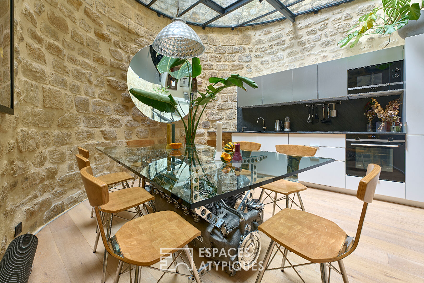 Appartement-loft d’architecte et terrasse à Montmartre