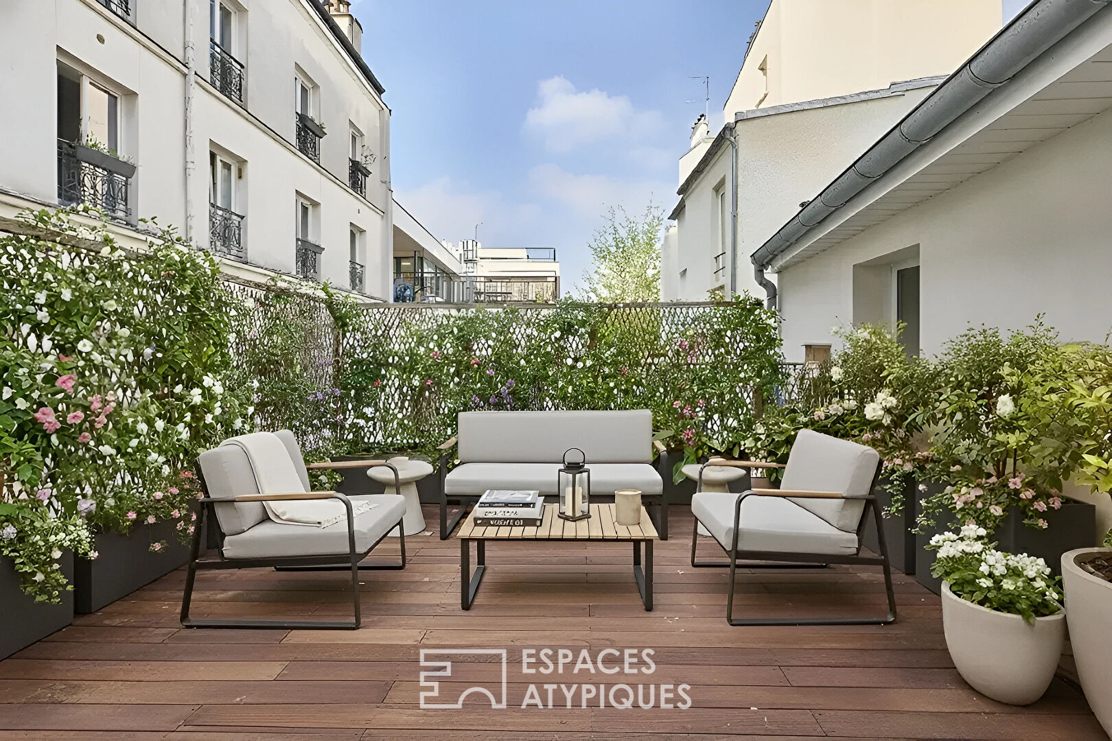 Maison rénovée par architecte avec terrasse proche Halle Pajol