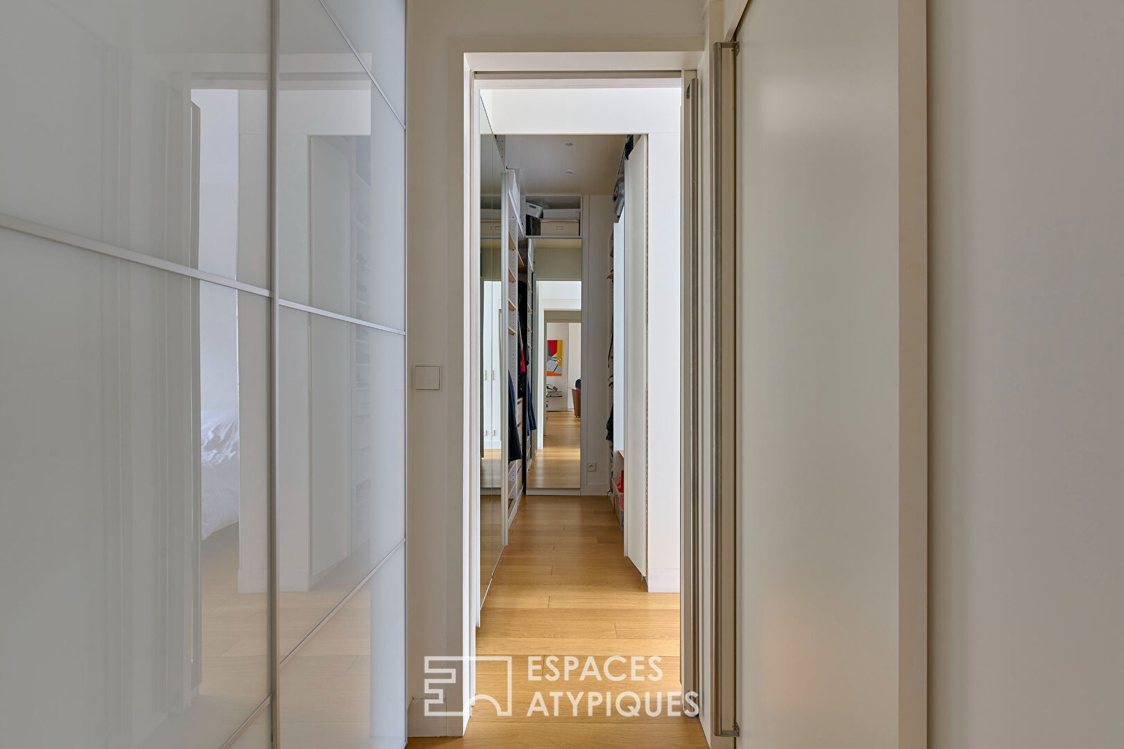 Appartement traversant contemporain proche Place Victor Hugo