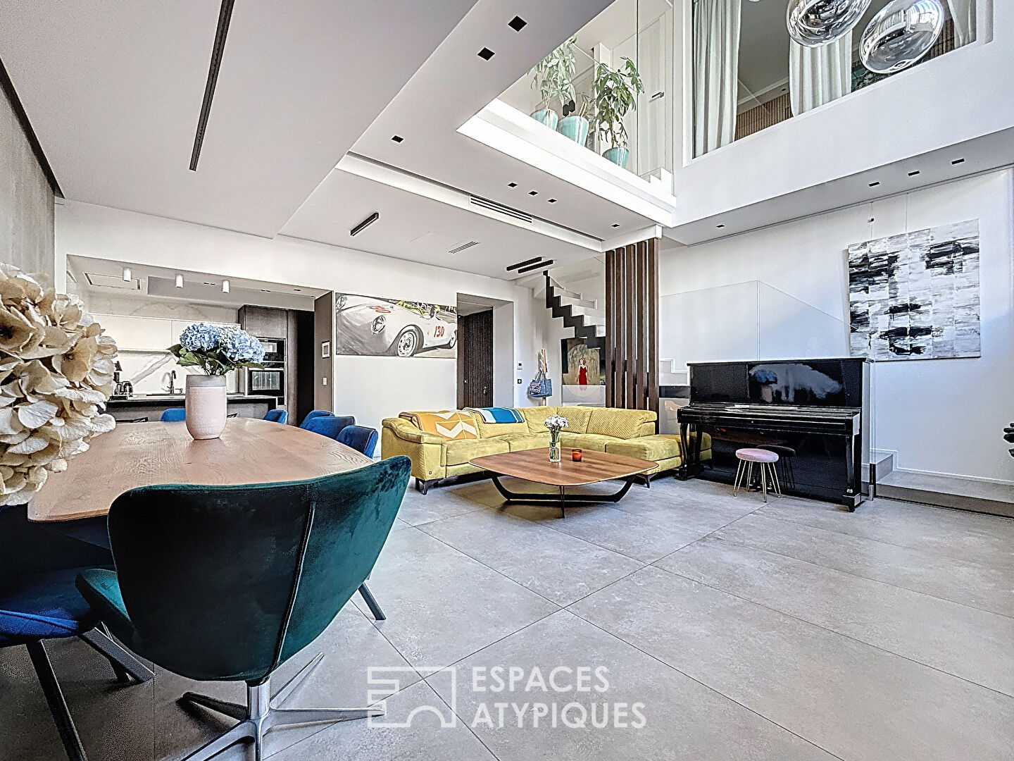 Ancien atelier d’artiste aménagé en loft familial d’exception – Wagram-Pereire