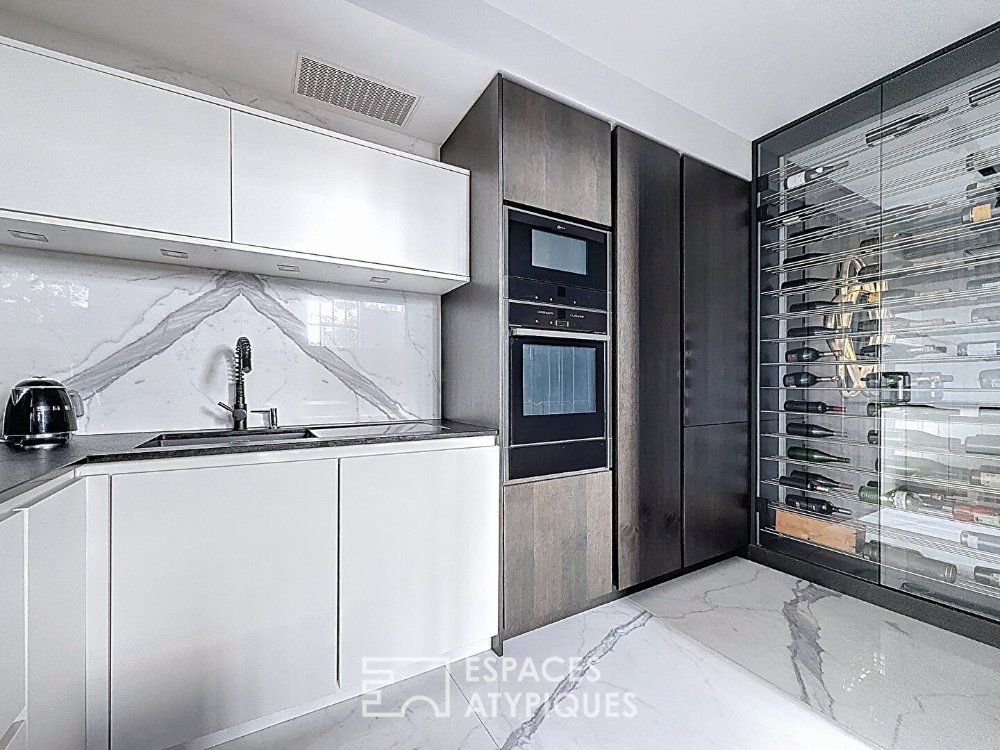 Ancien atelier d’artiste aménagé en loft familial d’exception – Wagram-Pereire