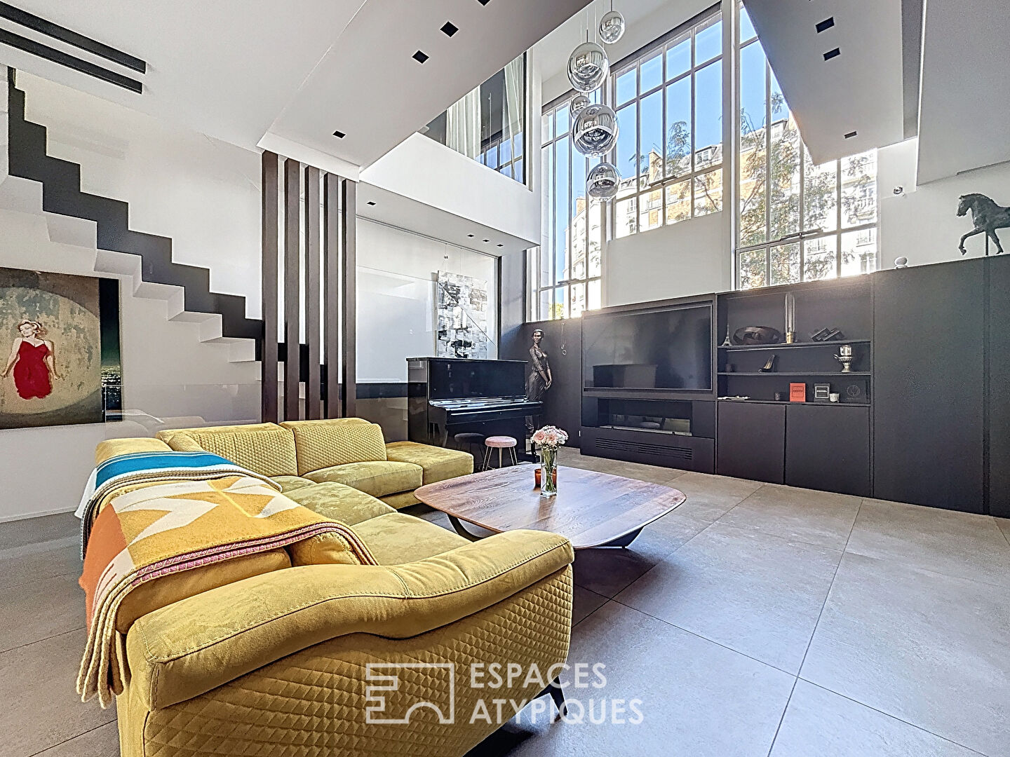 Ancien atelier d’artiste aménagé en loft familial d’exception – Wagram-Pereire