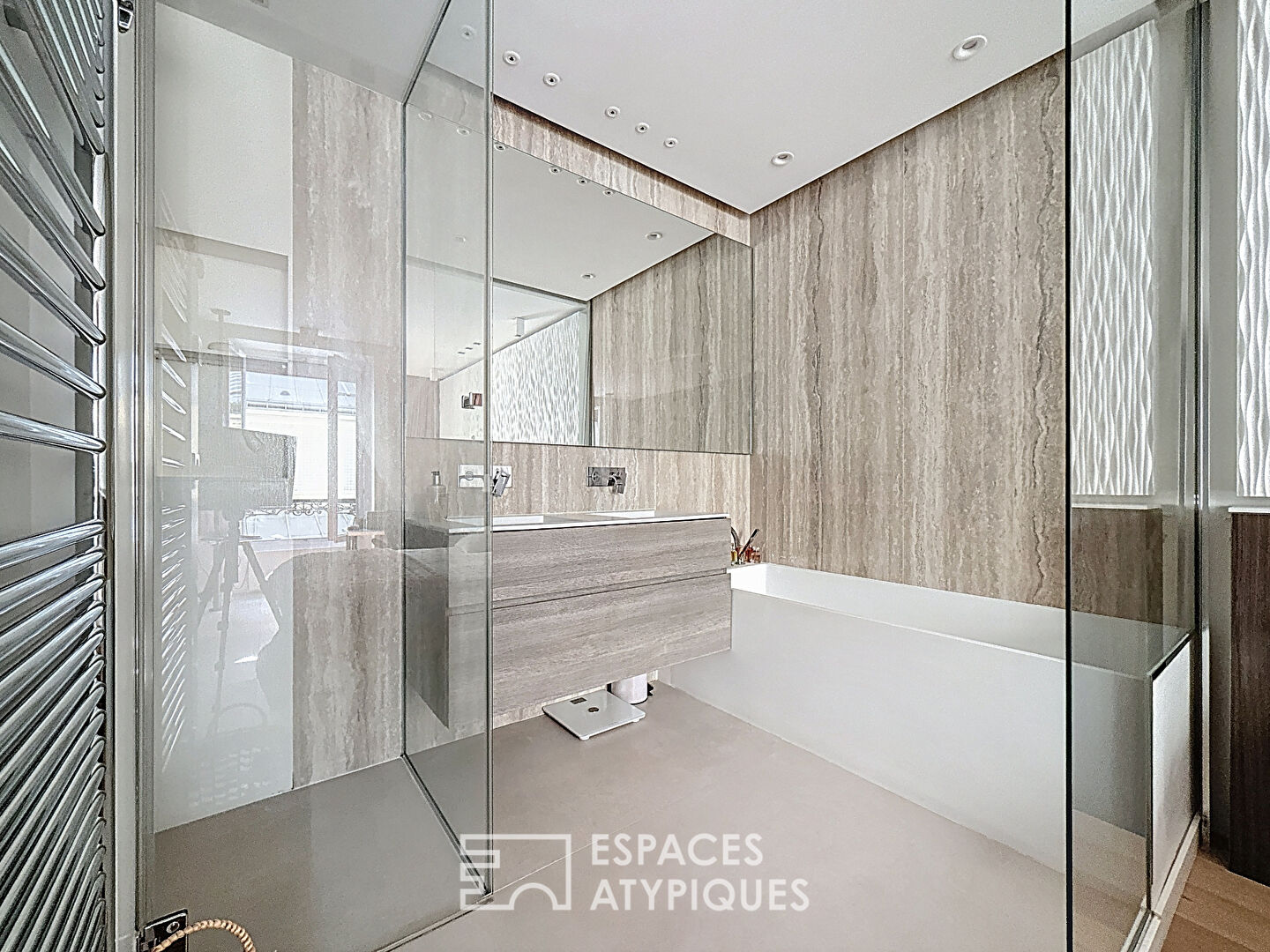 Ancien atelier d’artiste aménagé en loft familial d’exception – Wagram-Pereire