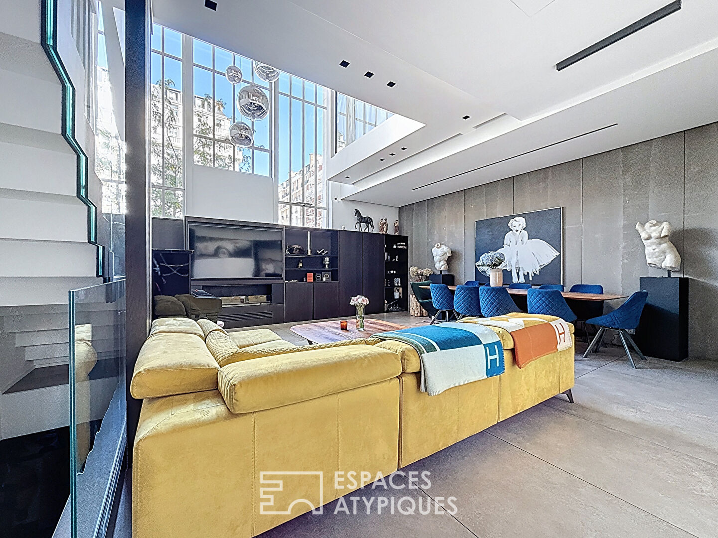 Ancien atelier d’artiste aménagé en loft familial d’exception – Wagram-Pereire