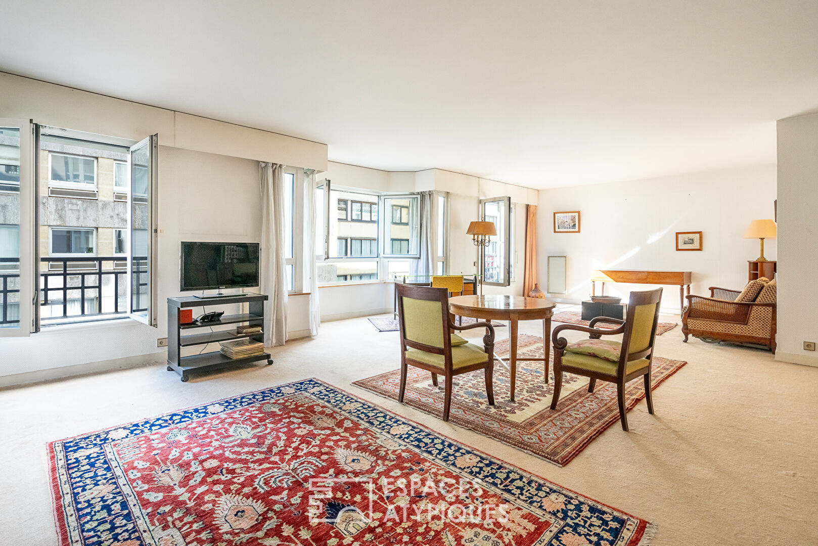 Appartement familial traversant à relifter – Jasmin-Auteuil