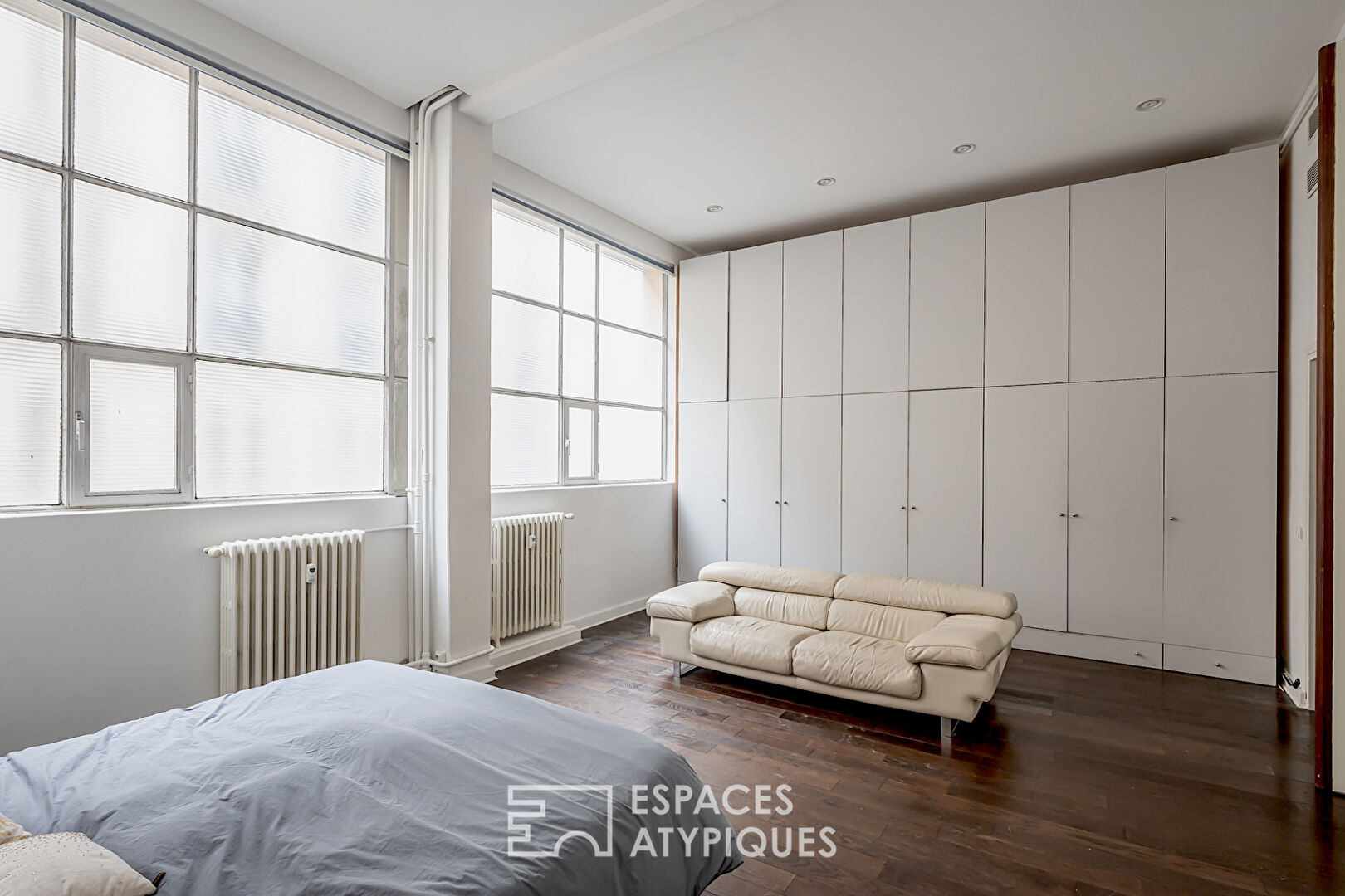 Loft familial dans ancien laboratoire pharmaceutique – Cimetière de Montmartre