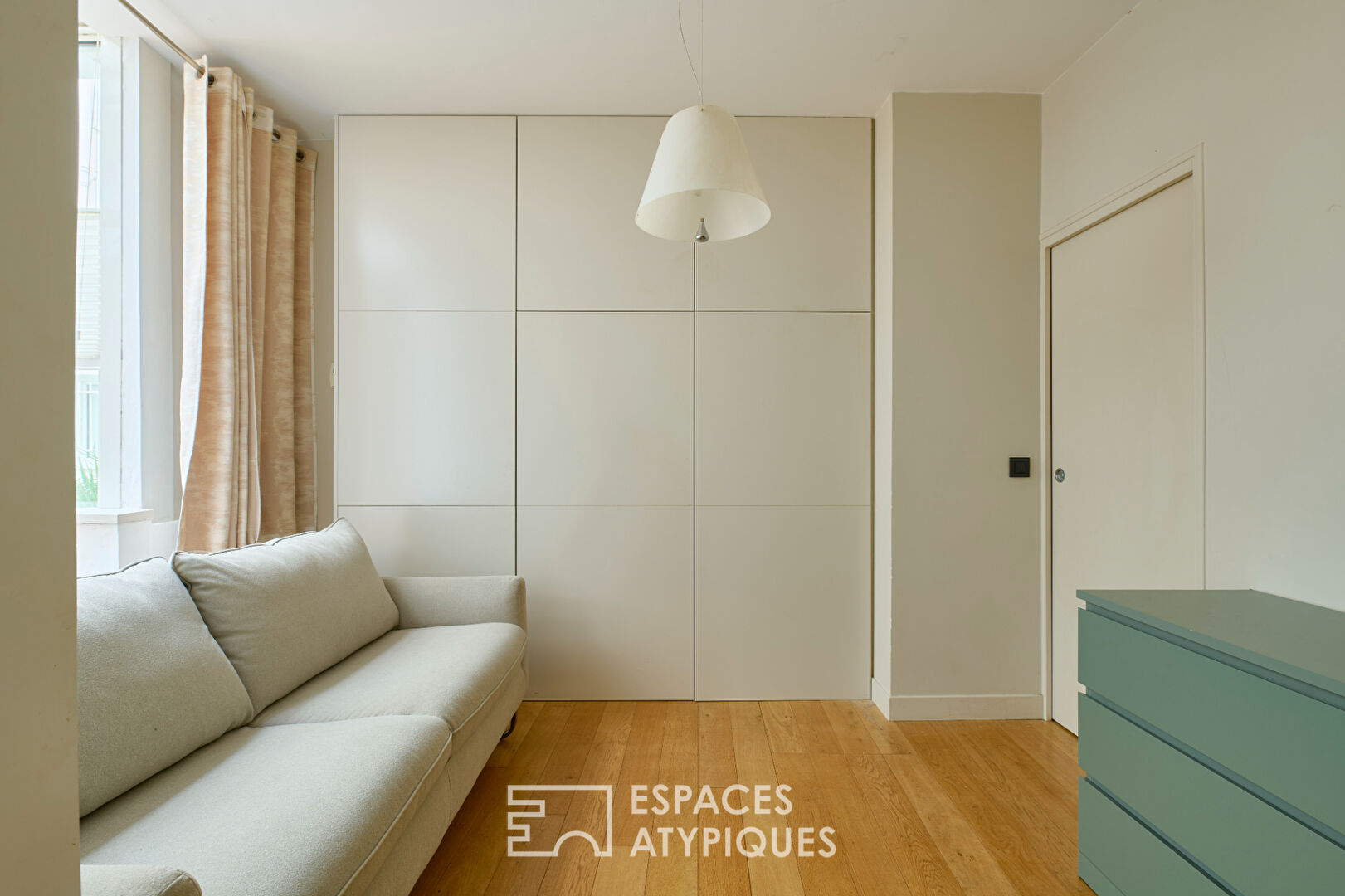 Ancien atelier de confection transformé en loft d’architecte – Marché Cadet