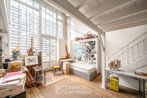 Authentique atelier d&rsquo;artiste en dernier étage à rénover – Place de Mexico