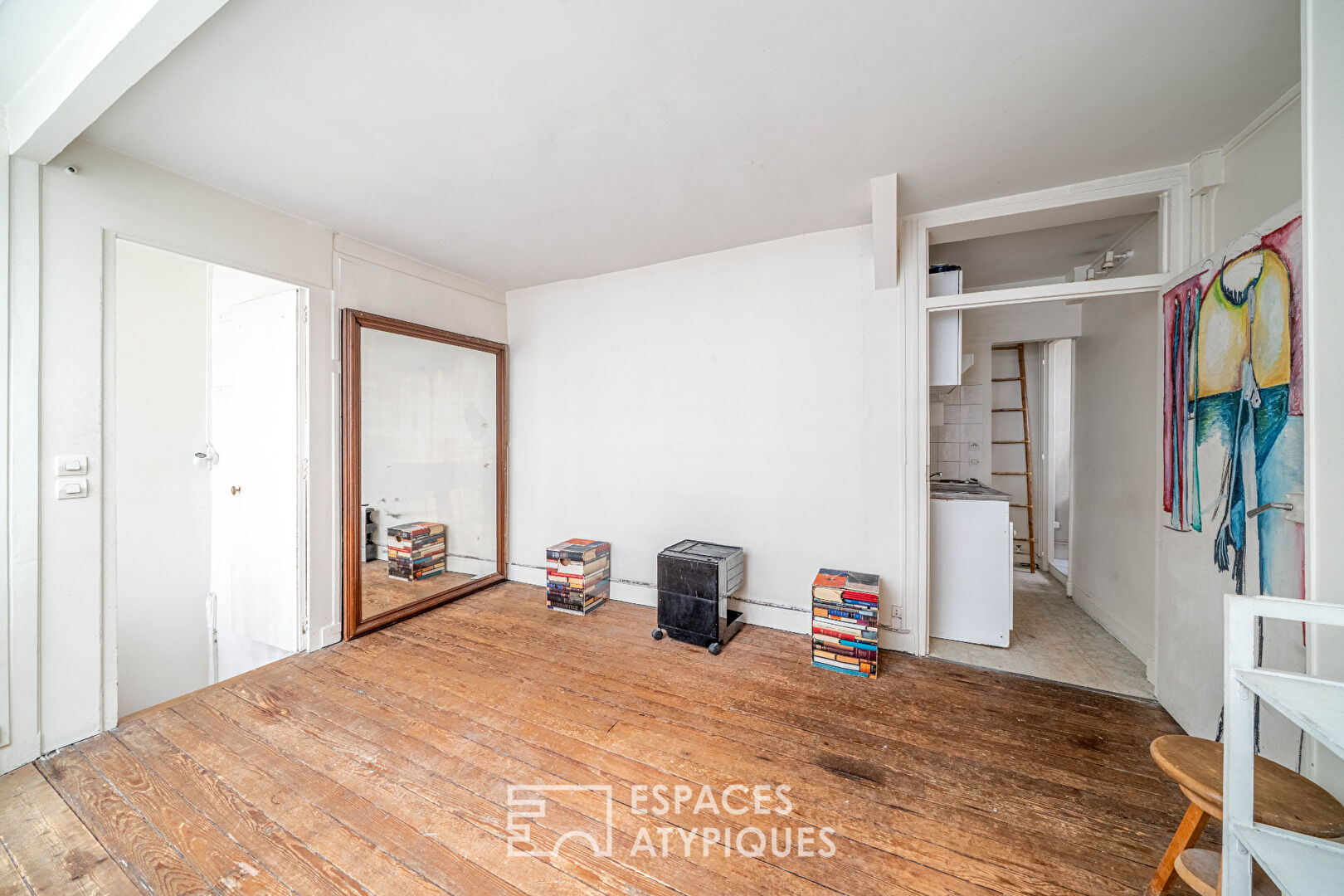 Authentique atelier d&rsquo;artiste en dernier étage à rénover – Place de Mexico
