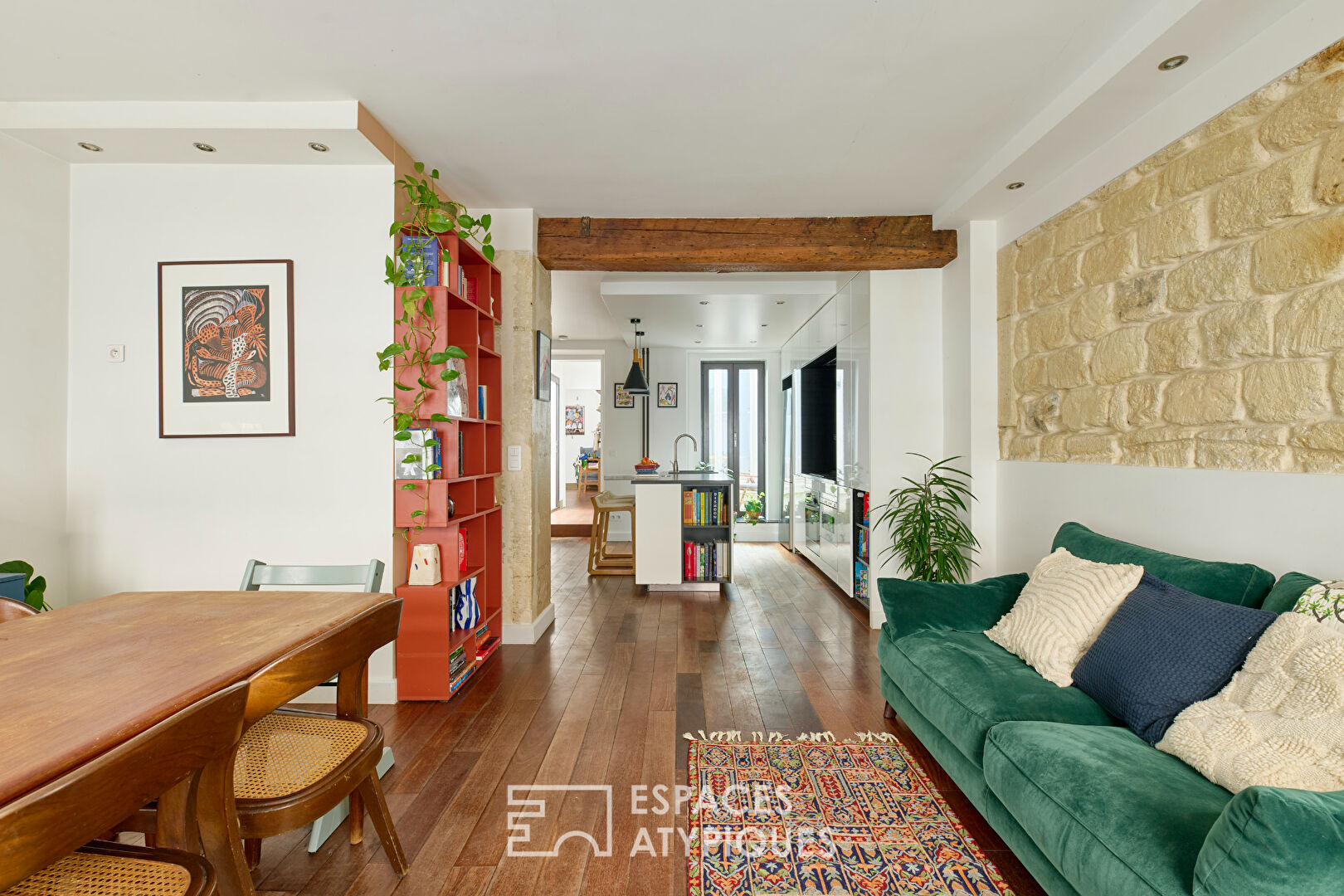 Appartement traversant avec double extérieur proche Village Ramey