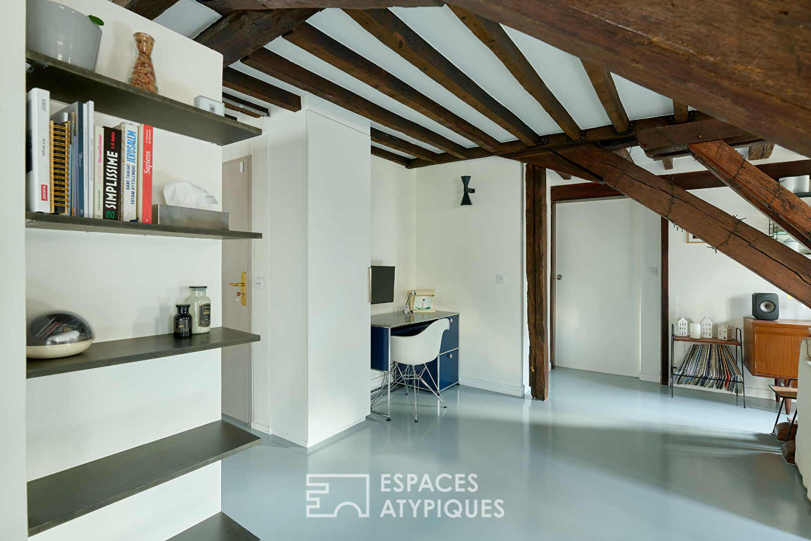 Appartement d’angle multi-exposé proche du Marché de l’Olive