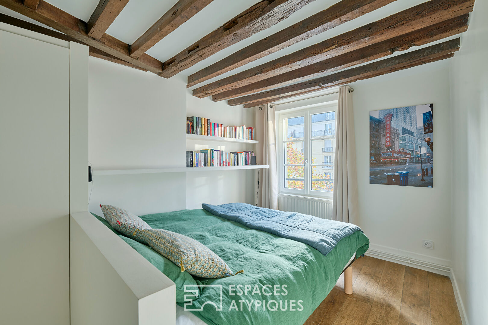 Appartement d’angle multi-exposé proche du Marché de l’Olive