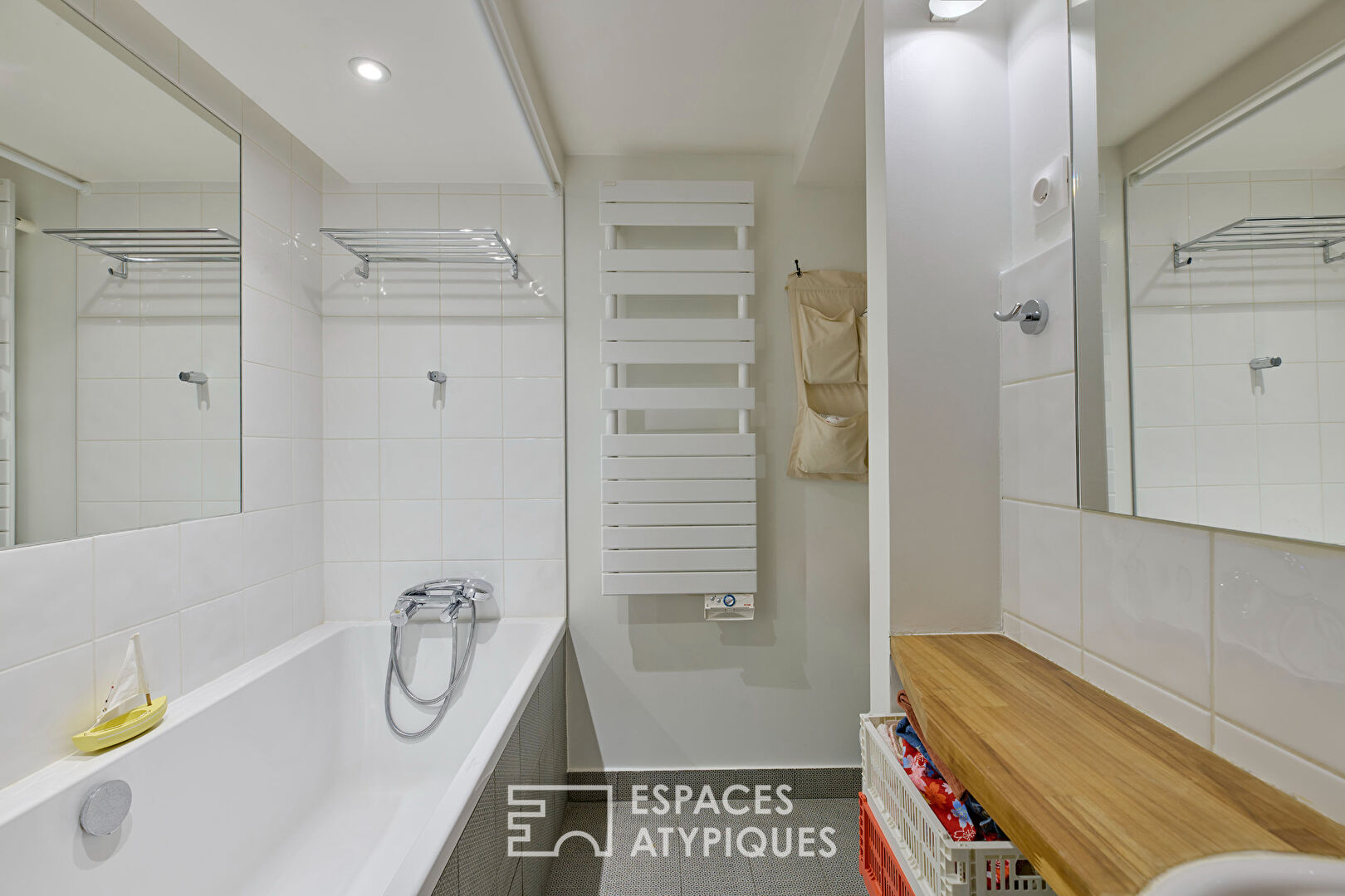 Appartement d’angle multi-exposé proche du Marché de l’Olive