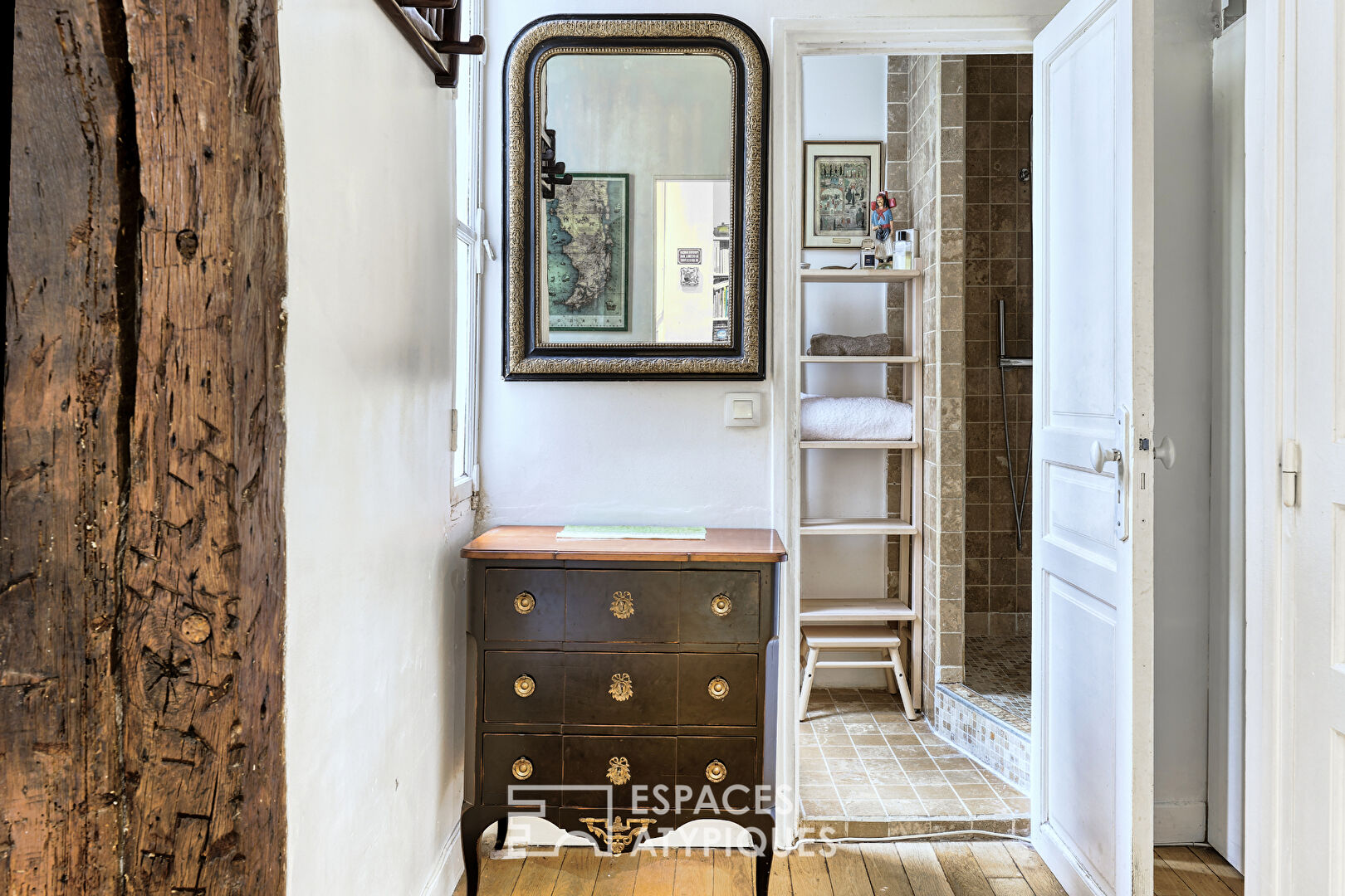 Typical character apartment in Montorgueil – Etienne Marcel