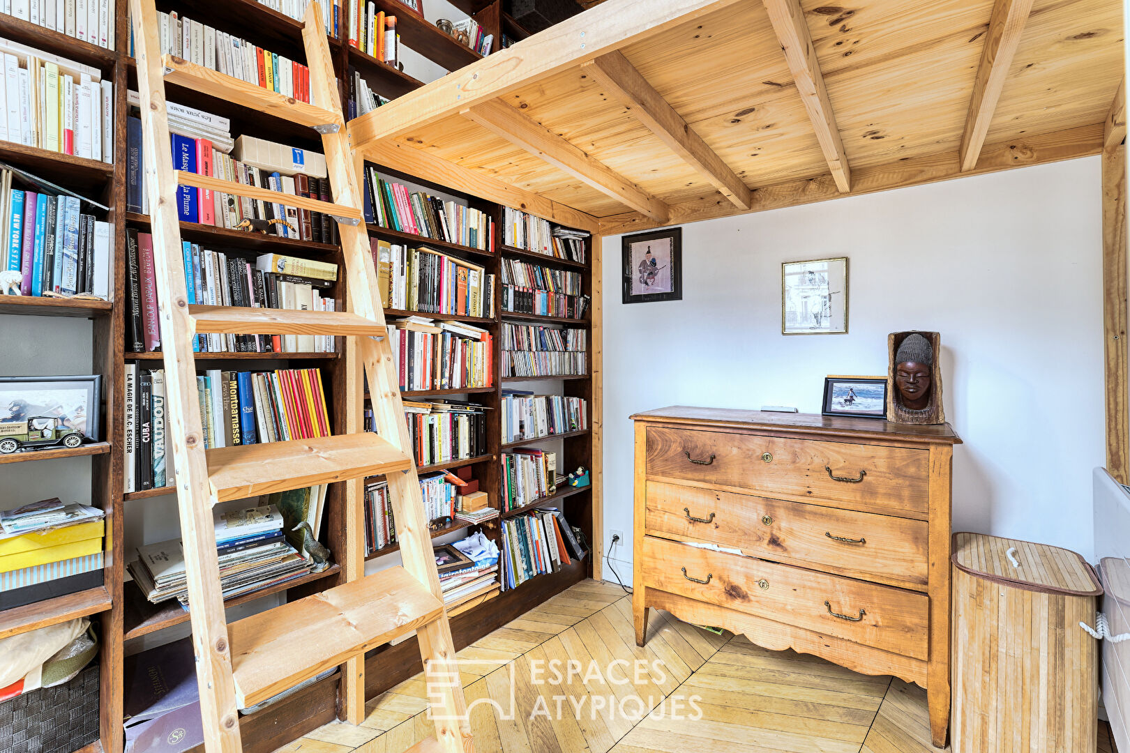 Typical character apartment in Montorgueil – Etienne Marcel