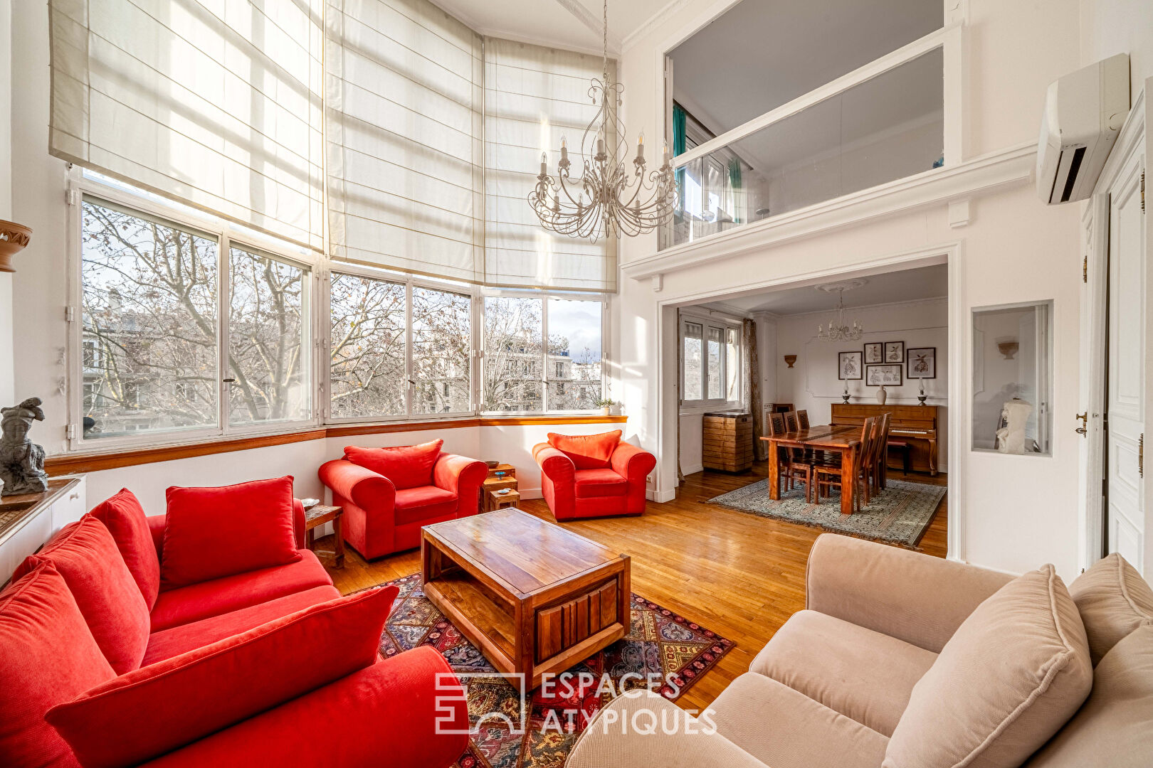 Art Deco duplex on the edge of the Bois de Boulogne and the Jardin du Ranelagh