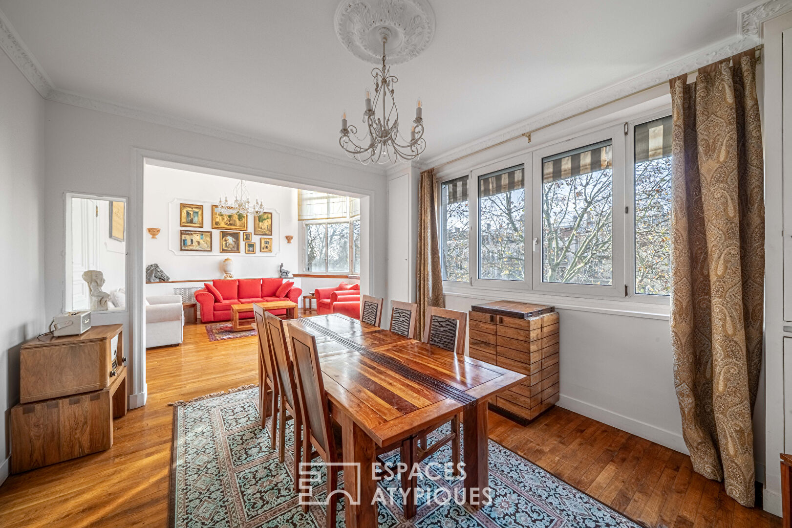 Art Deco duplex on the edge of the Bois de Boulogne and the Jardin du Ranelagh