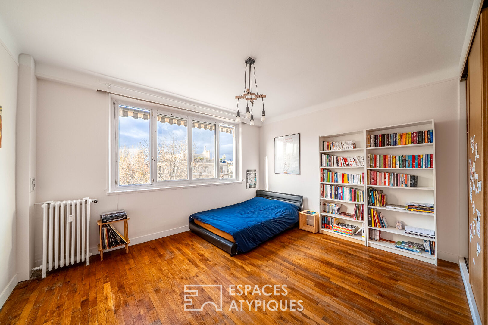 Art Deco duplex on the edge of the Bois de Boulogne and the Jardin du Ranelagh