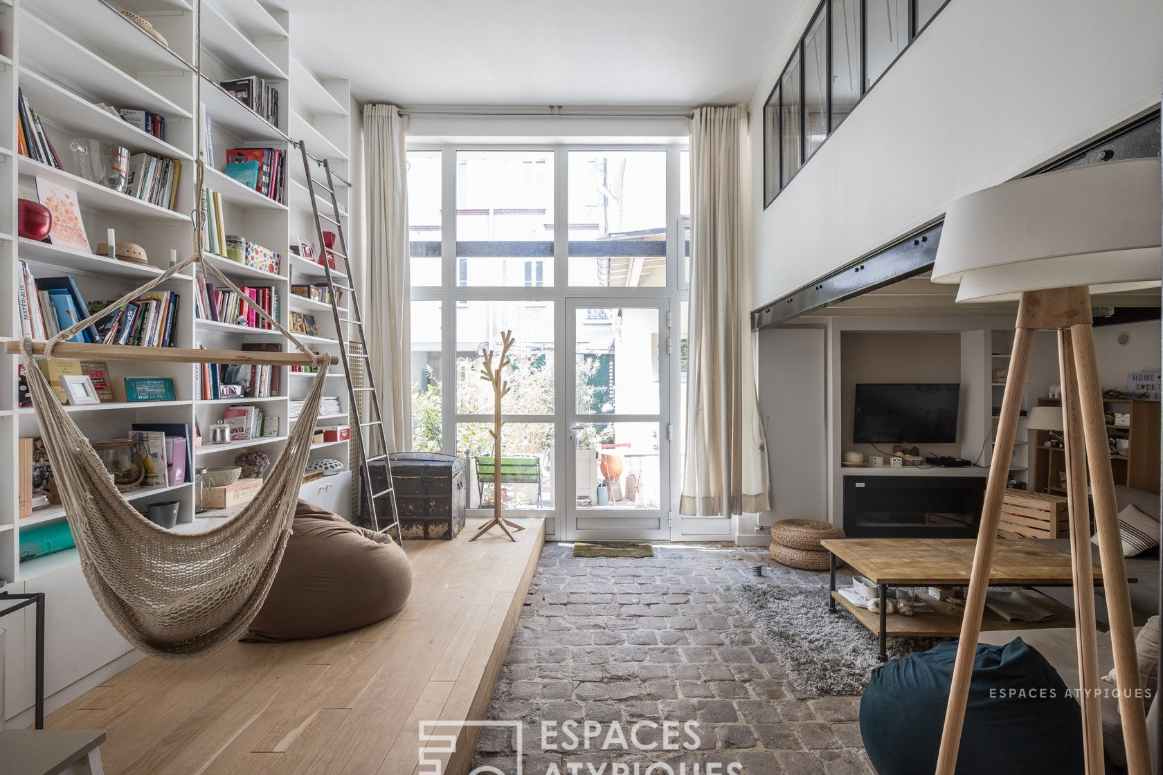 Loft in former stable on shared courtyard