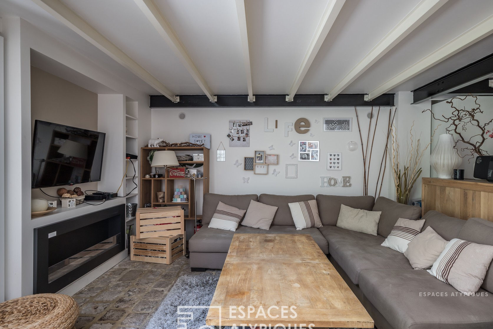 Loft in former stable on shared courtyard