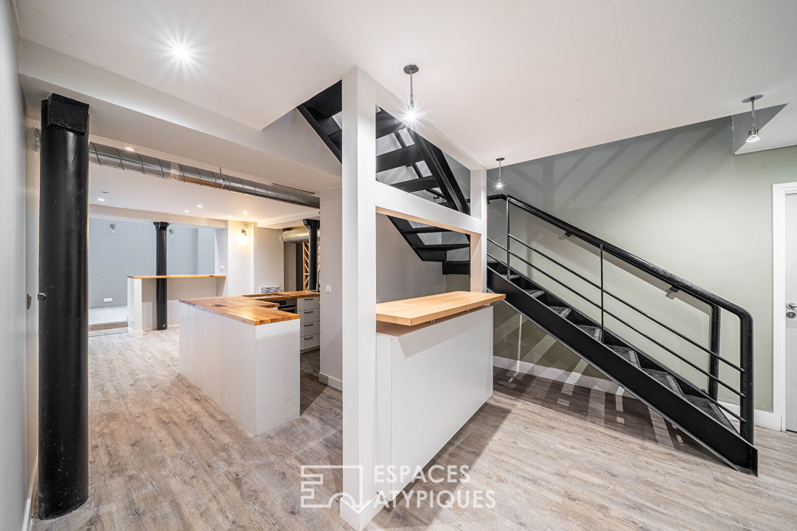 Local commercial en duplex avec verrière – Miromesnil / Villiers
