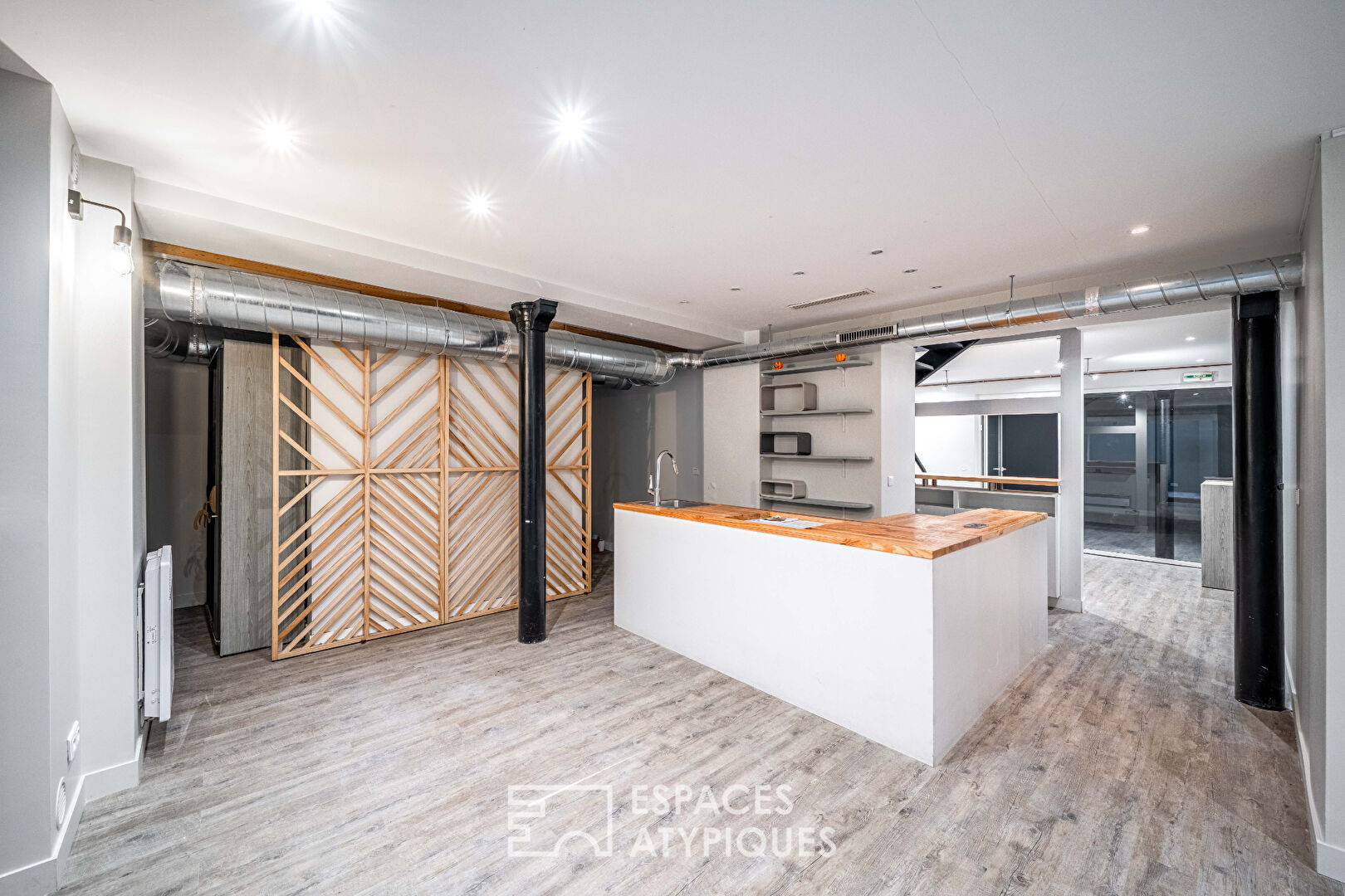 Local commercial en duplex avec verrière – Miromesnil / Villiers