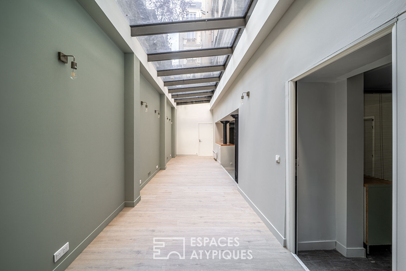 Local commercial en duplex avec verrière – Miromesnil / Villiers