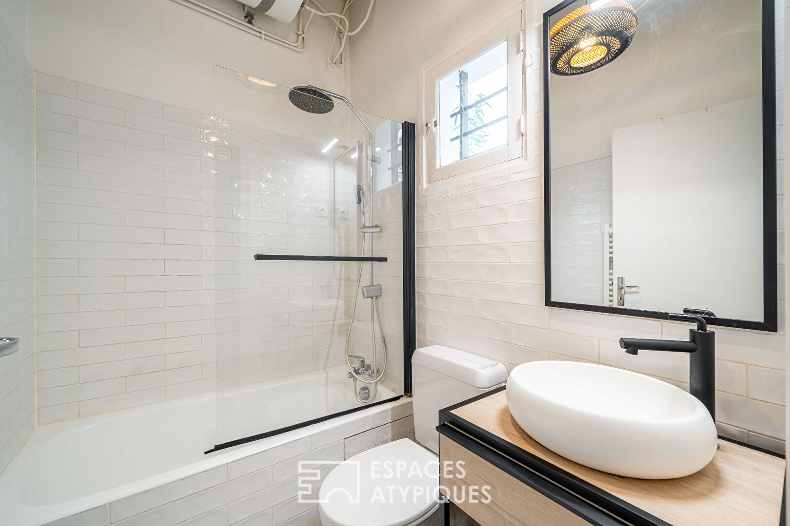 Maisonnette sur cour au coeur des Batignolles