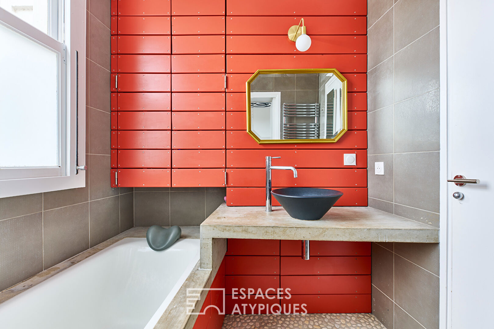 Dernier étage traversant avec terrasse – Quartier Montorgueil