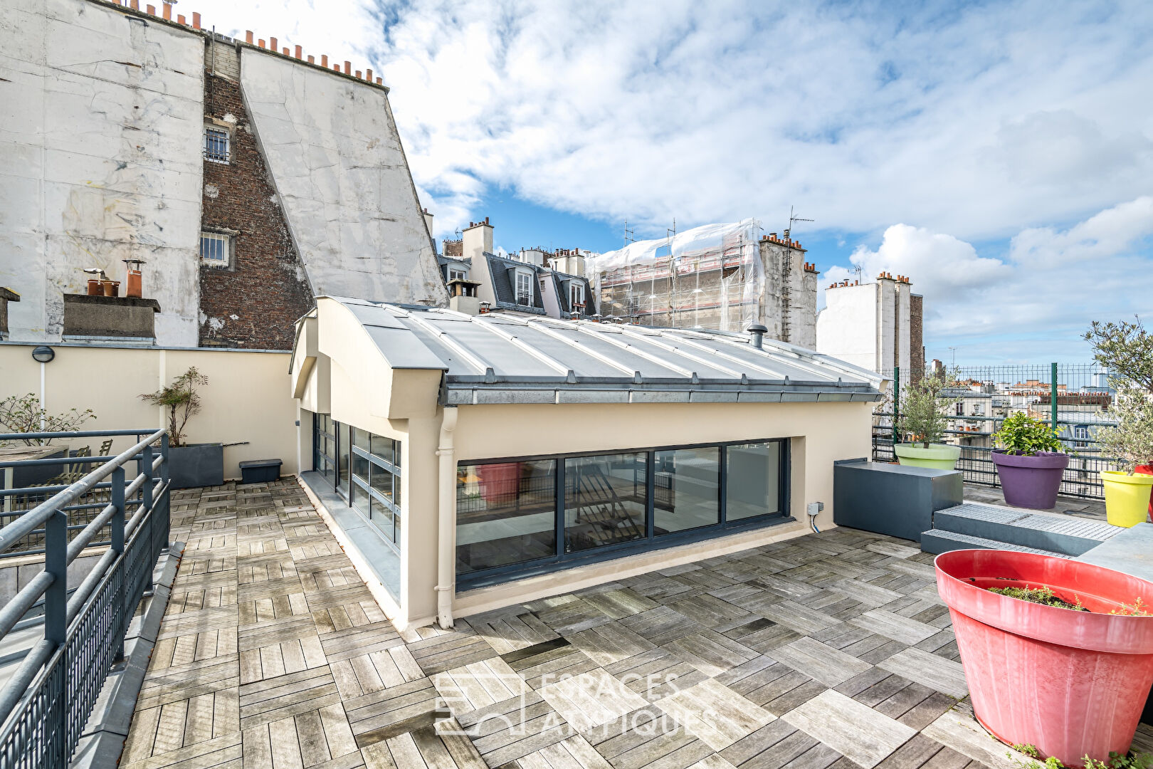 Dernier étage d&rsquo;exception avec terrasses et rooftops – Lamarck-Caulaincourt