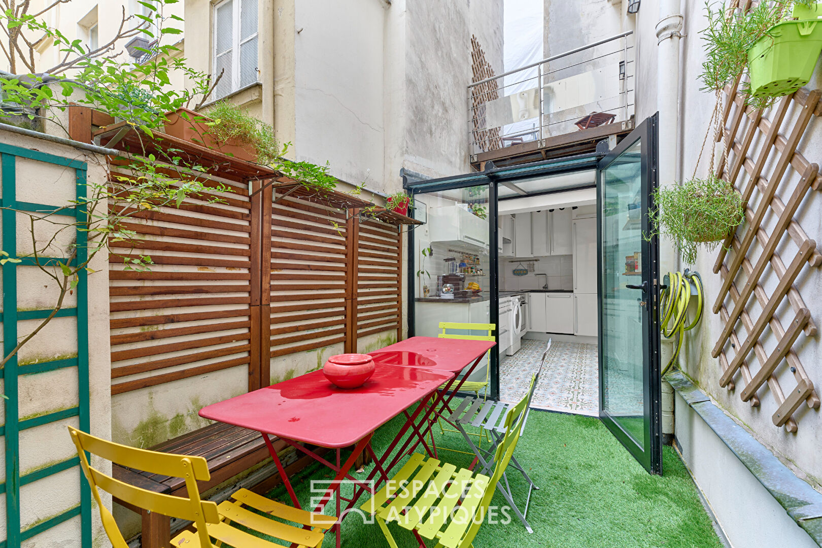 Triplex avec extérieurs au coeur des Abbesses