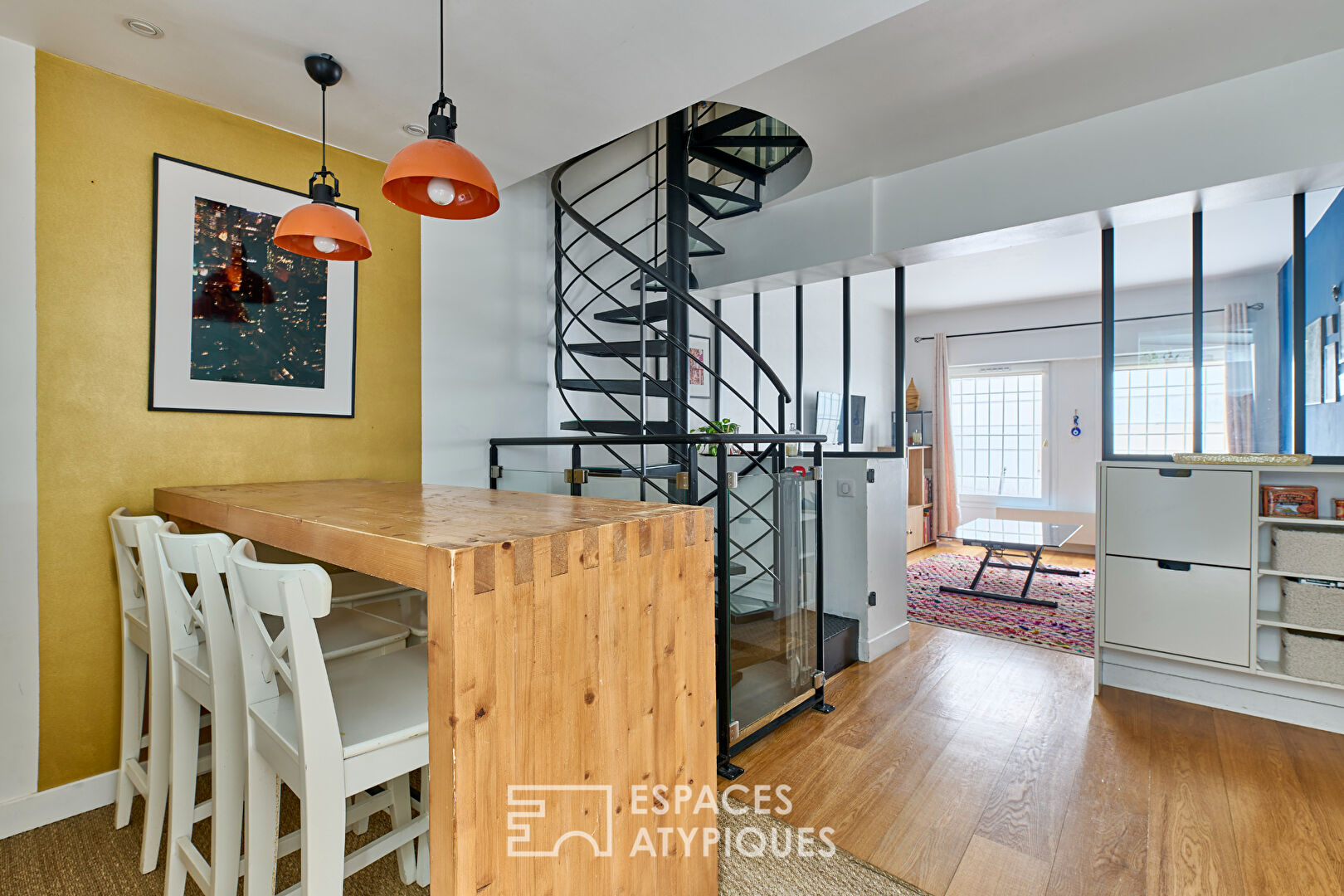 Triplex avec extérieurs au coeur des Abbesses