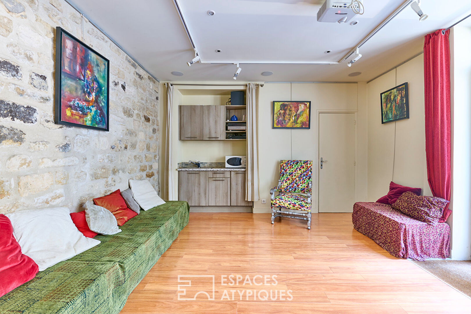 Appartement-atelier avec cour privative à Jules Joffrin