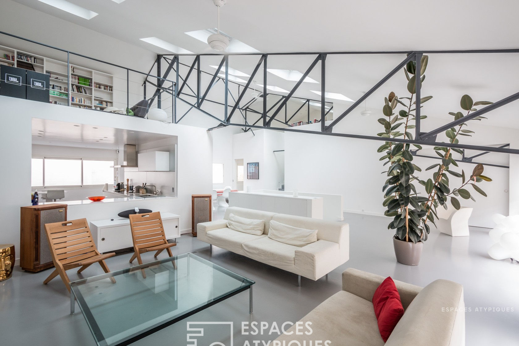 Loft esprit maison dans une ancienne usine
