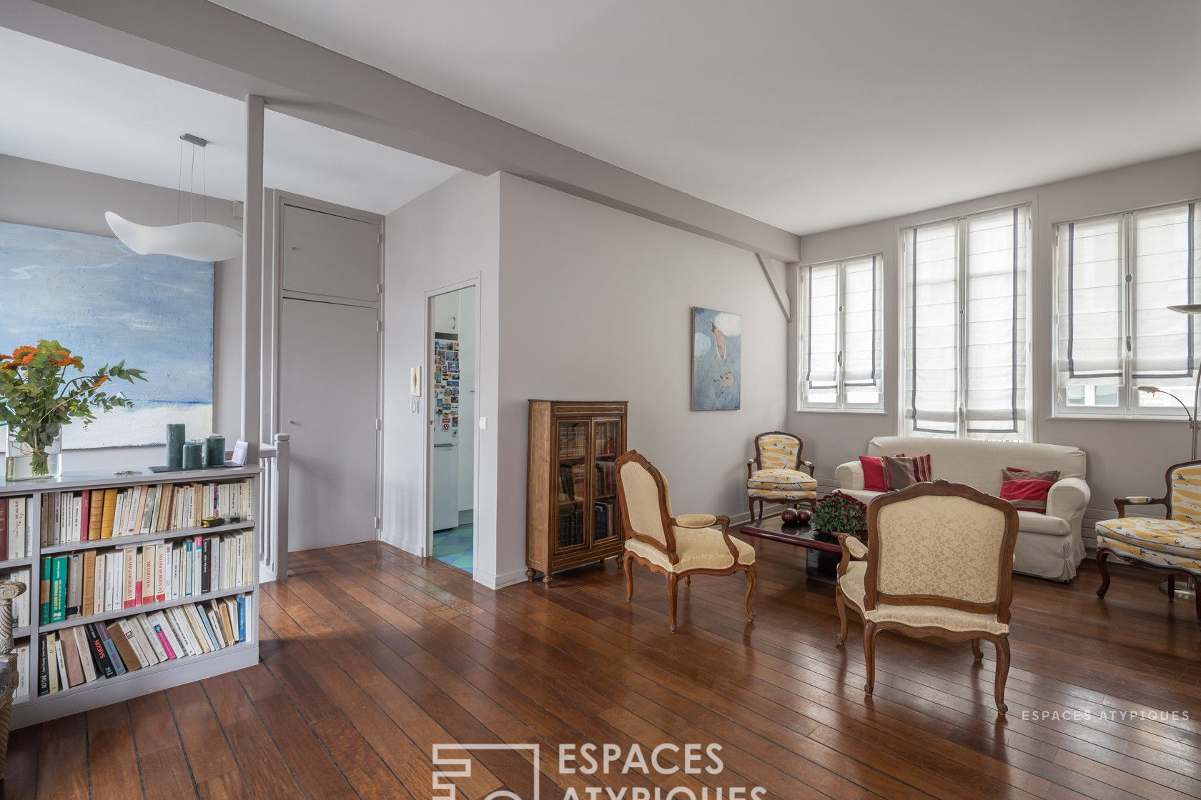 Triplex esprit maison dans un ancien atelier