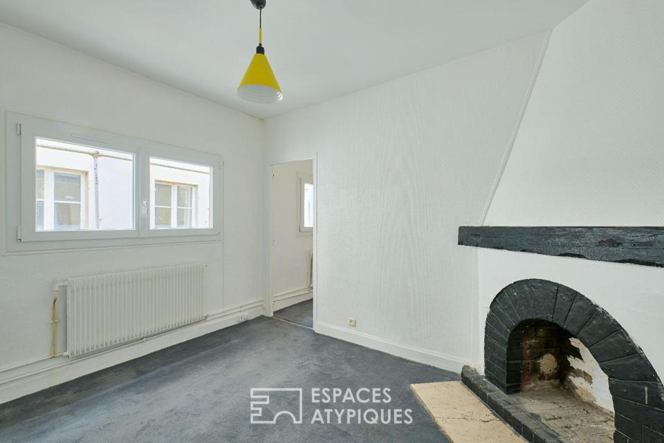 Dernier étage avec coursive à repenser aux Abbesses