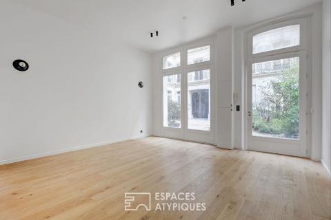 Appartement sur cour entièrement rénové entre Madeleine et Saint-Augustin