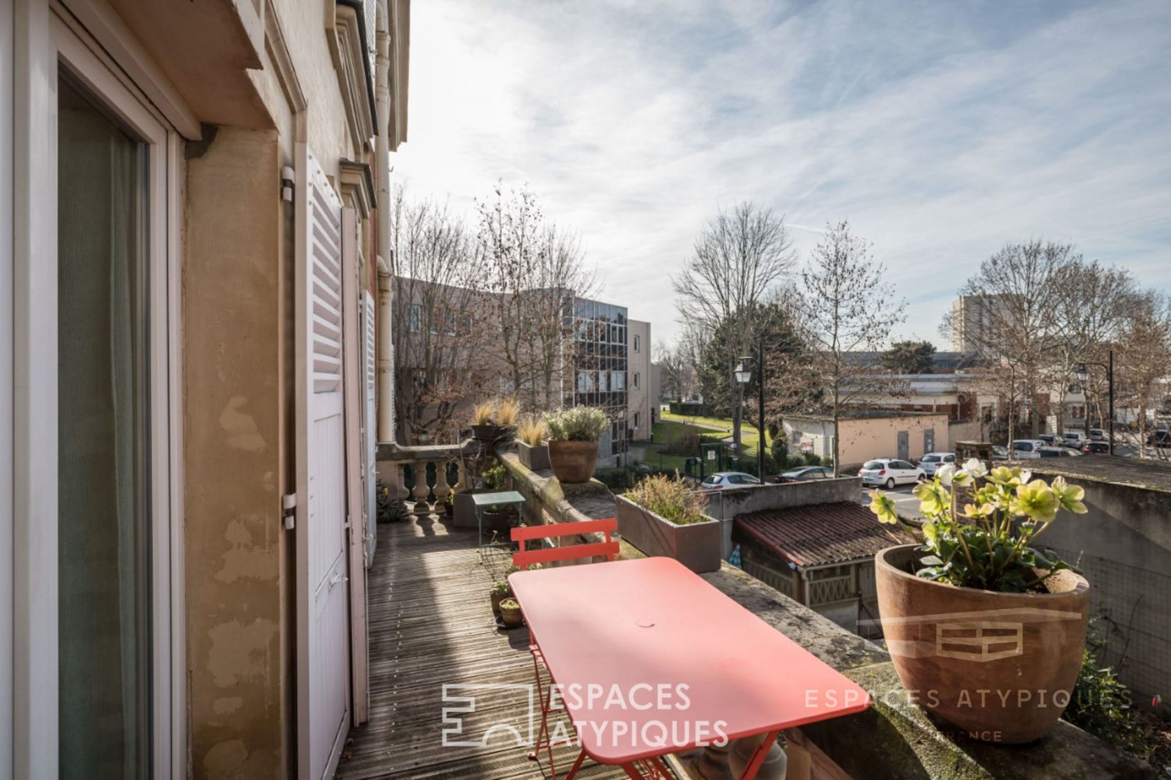 Duplex avec balcon-terrasse dans hôtel particulier