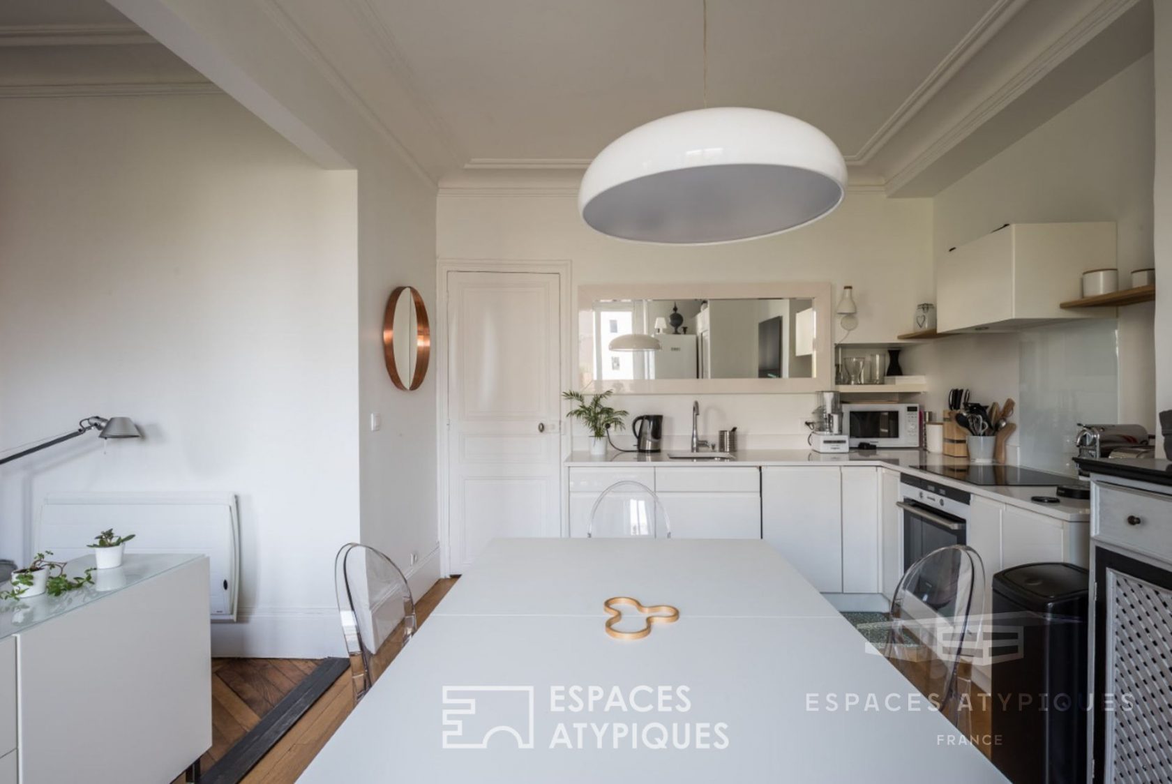 Duplex with balcony-terrace in private mansion